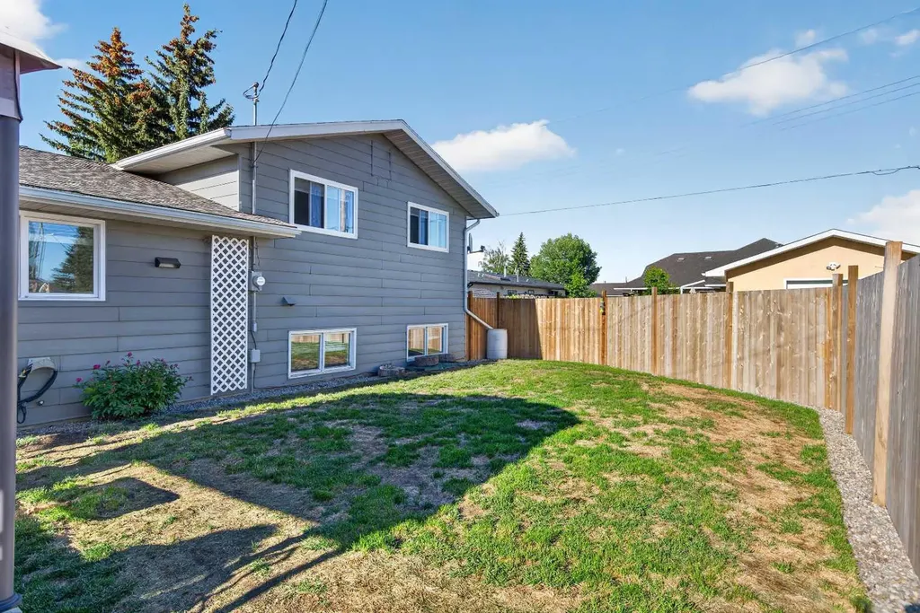 345 9 Street SE Three Hills AB T0M 2A0