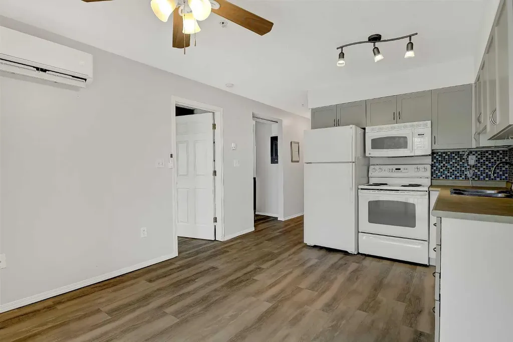 11220 104 Avenue Grande Prairie AB T8V 0P3