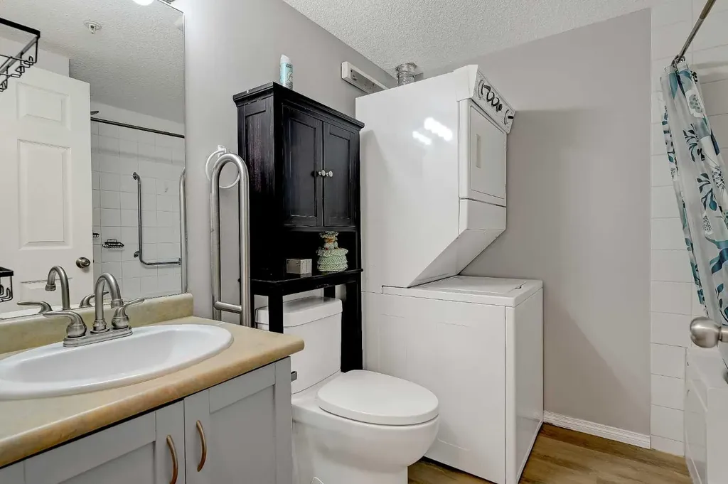 11220 104 Avenue Grande Prairie AB T8V 0P3