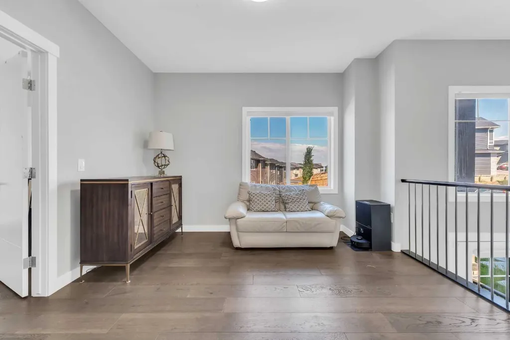 131 Sherview Grove NW Calgary AB T3R 0Y4