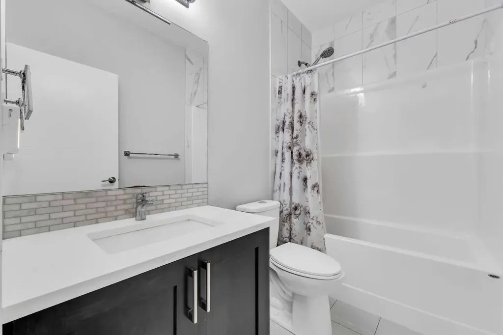 131 Sherview Grove NW Calgary AB T3R 0Y4