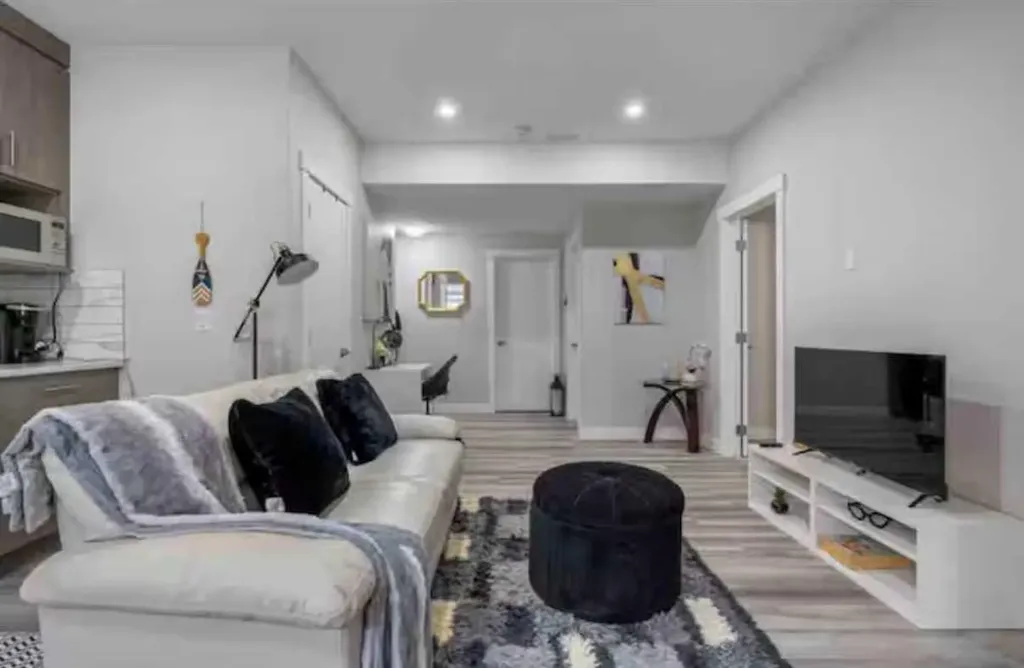 131 Sherview Grove NW Calgary AB T3R 0Y4