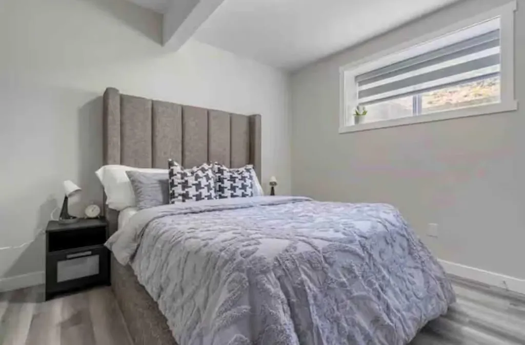 131 Sherview Grove NW Calgary AB T3R 0Y4