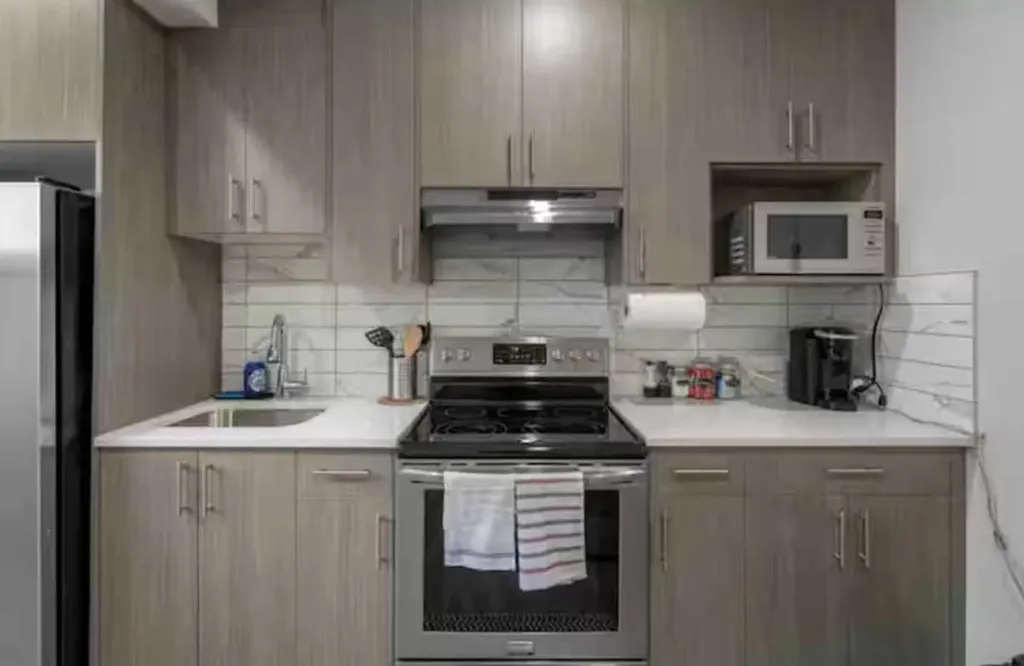 131 Sherview Grove NW Calgary AB T3R 0Y4