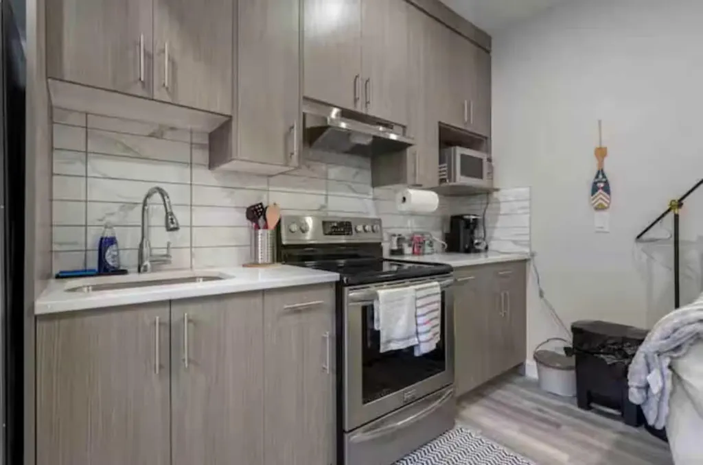 131 Sherview Grove NW Calgary AB T3R 0Y4