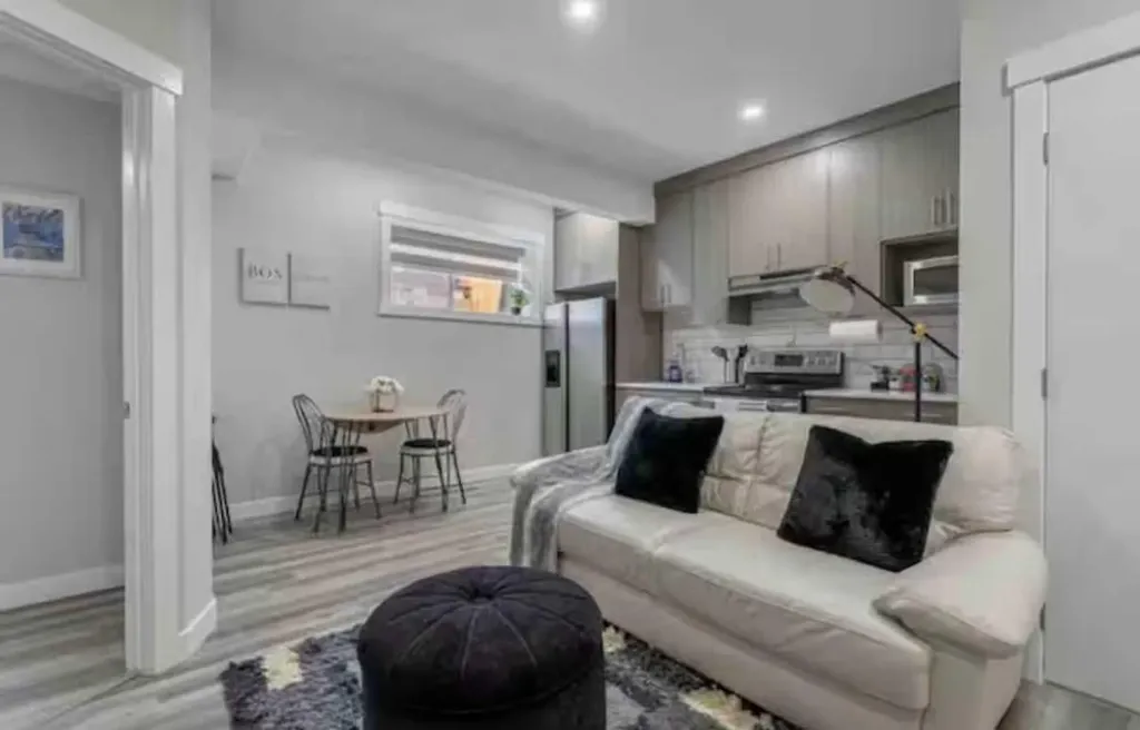 131 Sherview Grove NW Calgary AB T3R 0Y4