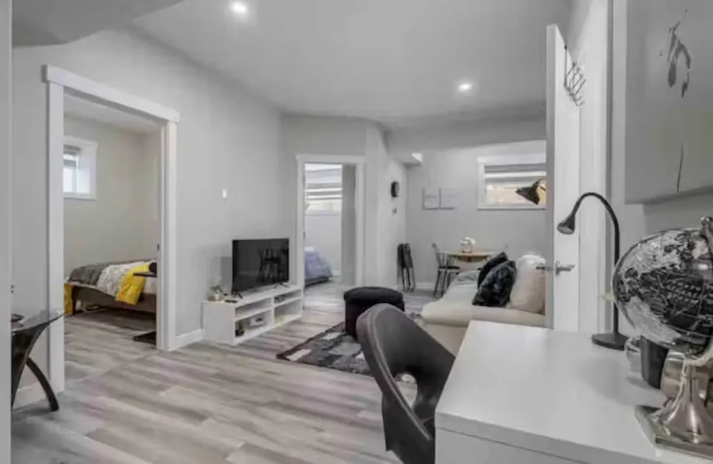 131 Sherview Grove NW Calgary AB T3R 0Y4