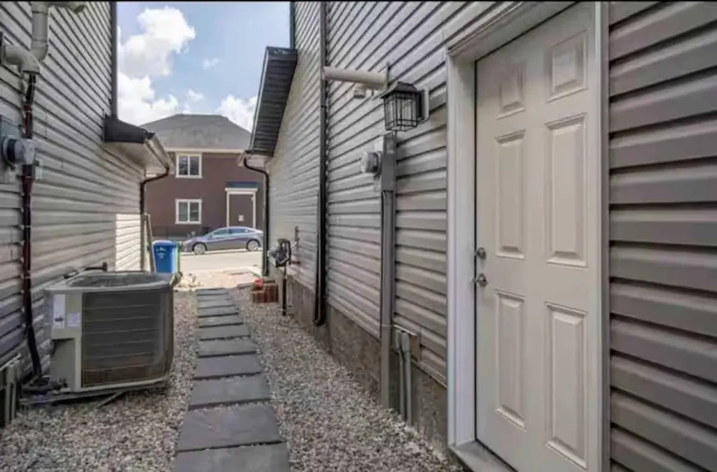 131 Sherview Grove NW Calgary AB T3R 0Y4