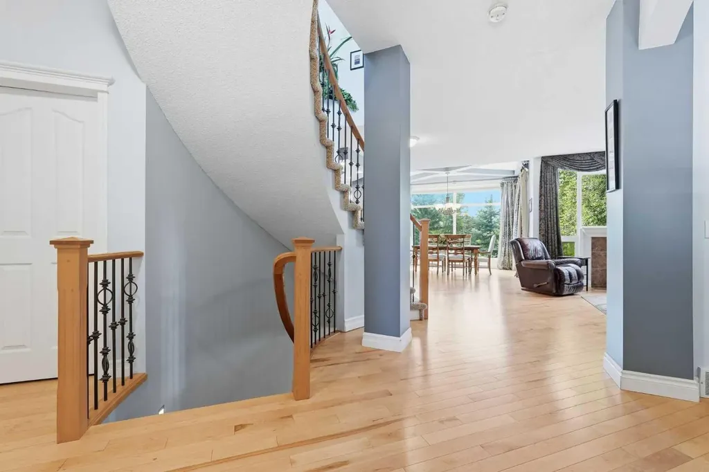 347 Mt Douglas Green SE Calgary AB T2Z 3R9