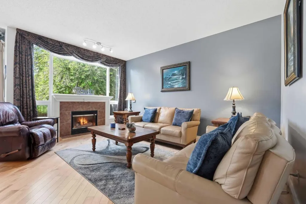 347 Mt Douglas Green SE Calgary AB T2Z 3R9