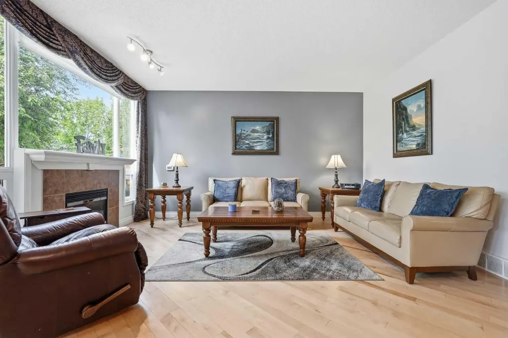 347 Mt Douglas Green SE Calgary AB T2Z 3R9