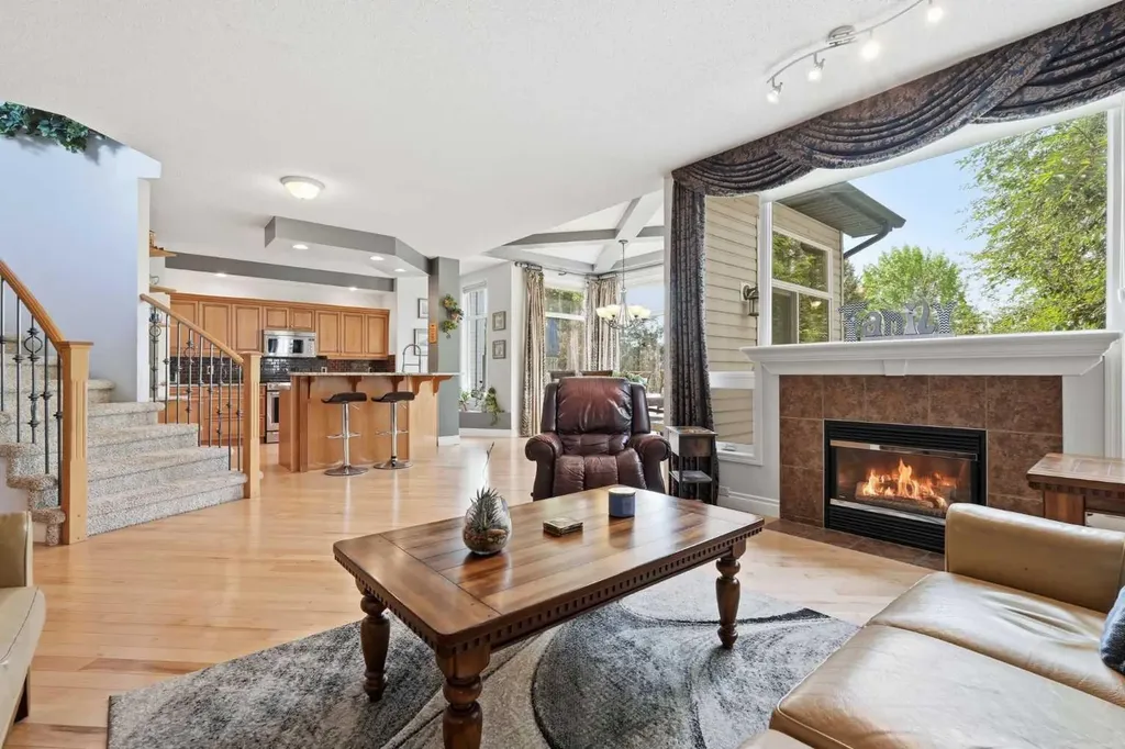 347 Mt Douglas Green SE Calgary AB T2Z 3R9