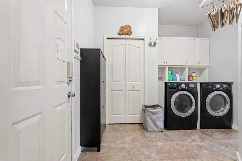347 Mt Douglas Green SE Calgary AB T2Z 3R9