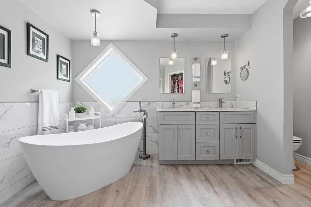 347 Mt Douglas Green SE Calgary AB T2Z 3R9