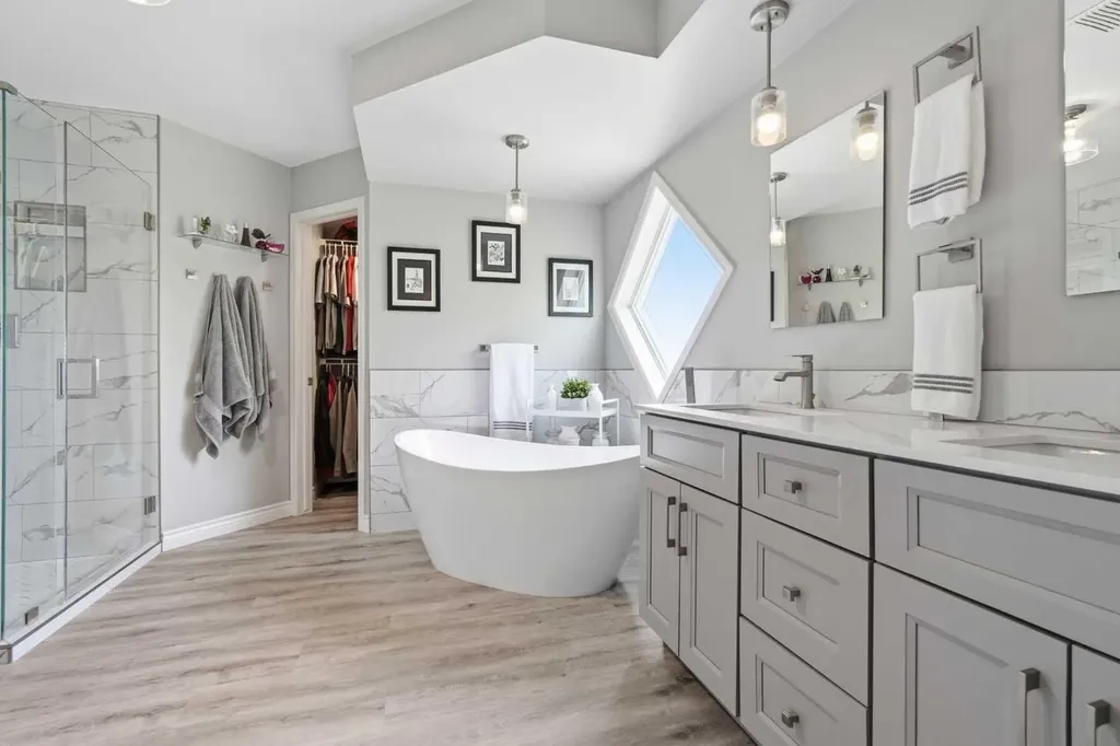 347 Mt Douglas Green SE Calgary AB T2Z 3R9