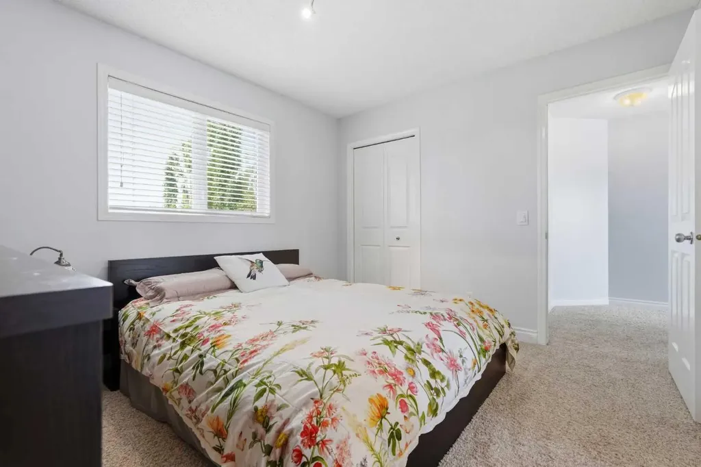 347 Mt Douglas Green SE Calgary AB T2Z 3R9