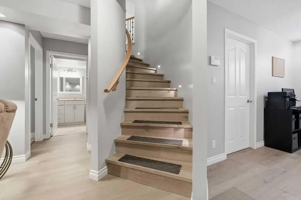 347 Mt Douglas Green SE Calgary AB T2Z 3R9