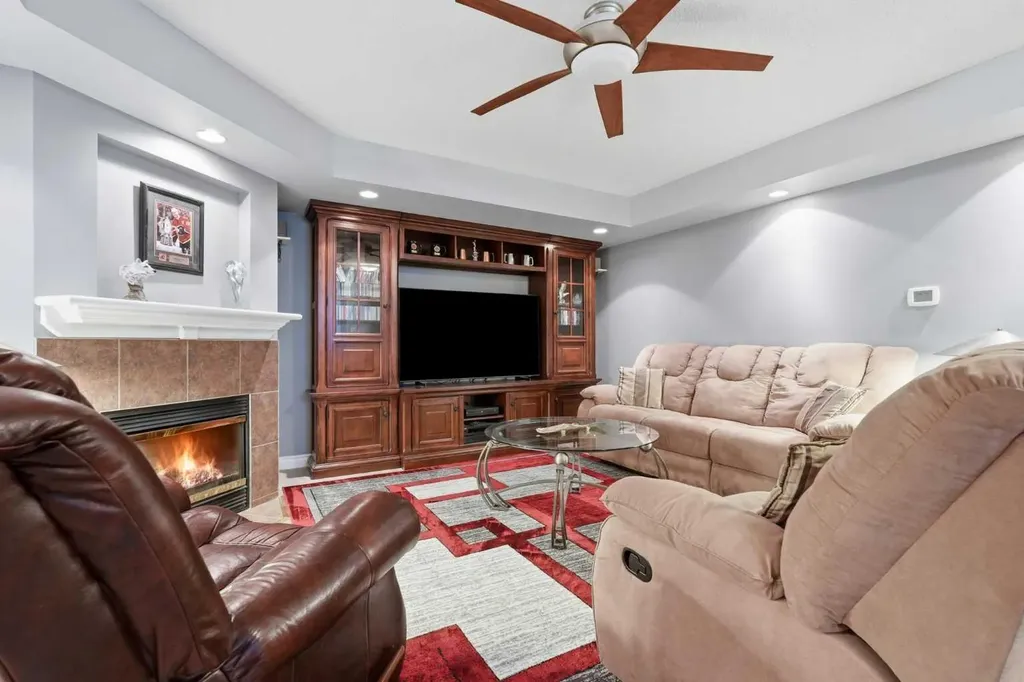 347 Mt Douglas Green SE Calgary AB T2Z 3R9