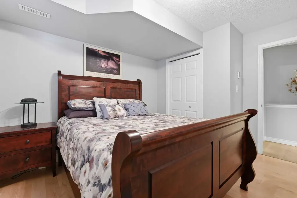 347 Mt Douglas Green SE Calgary AB T2Z 3R9