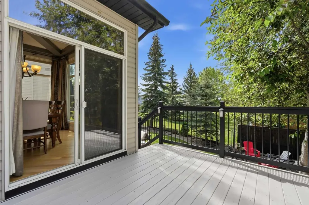 347 Mt Douglas Green SE Calgary AB T2Z 3R9