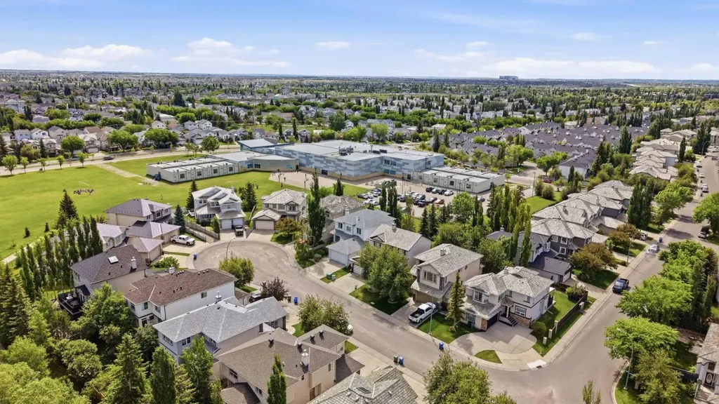 347 Mt Douglas Green SE Calgary AB T2Z 3R9