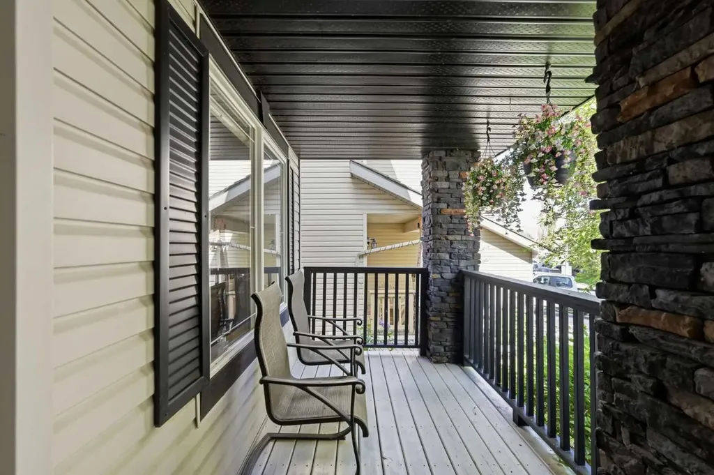 347 Mt Douglas Green SE Calgary AB T2Z 3R9