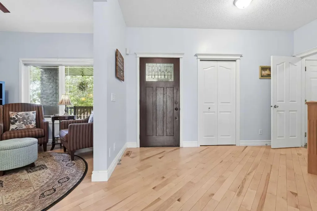 347 Mt Douglas Green SE Calgary AB T2Z 3R9