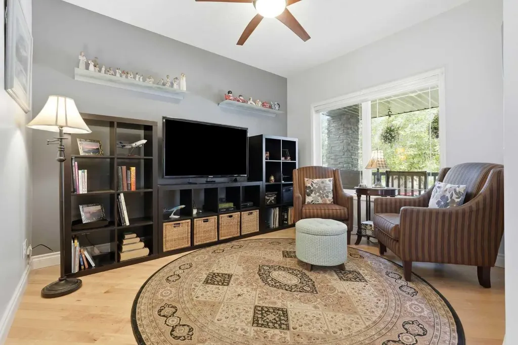 347 Mt Douglas Green SE Calgary AB T2Z 3R9