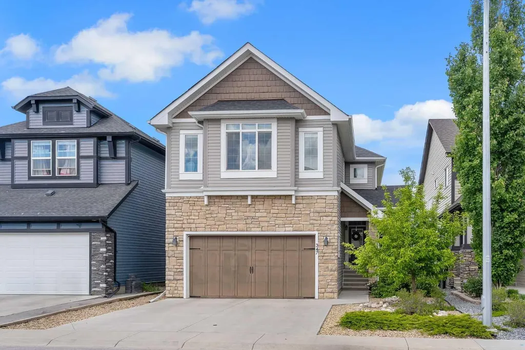 347 Hillcrest Heights SW Airdrie AB T4B 4C1