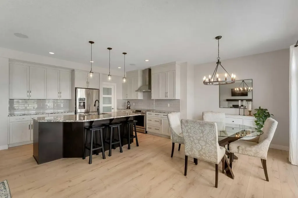 347 Hillcrest Heights SW Airdrie AB T4B 4C1