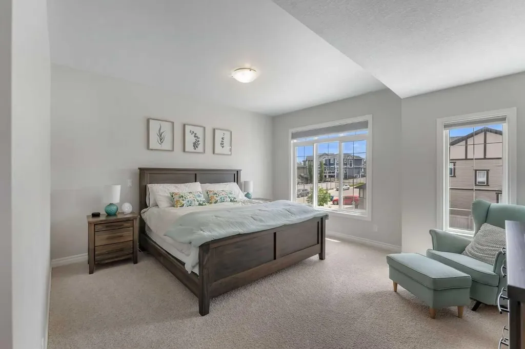 347 Hillcrest Heights SW Airdrie AB T4B 4C1