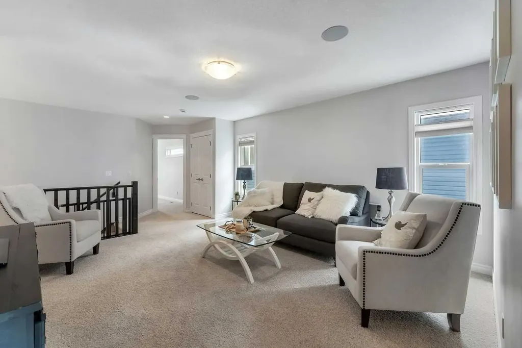 347 Hillcrest Heights SW Airdrie AB T4B 4C1