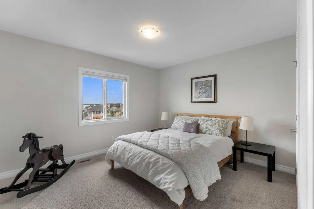347 Hillcrest Heights SW Airdrie AB T4B 4C1