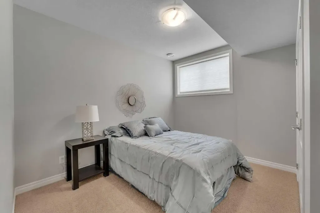 347 Hillcrest Heights SW Airdrie AB T4B 4C1