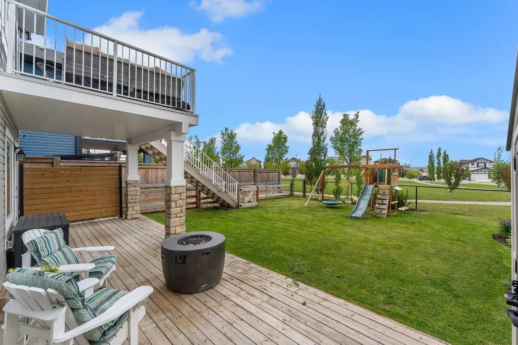 347 Hillcrest Heights SW Airdrie AB T4B 4C1