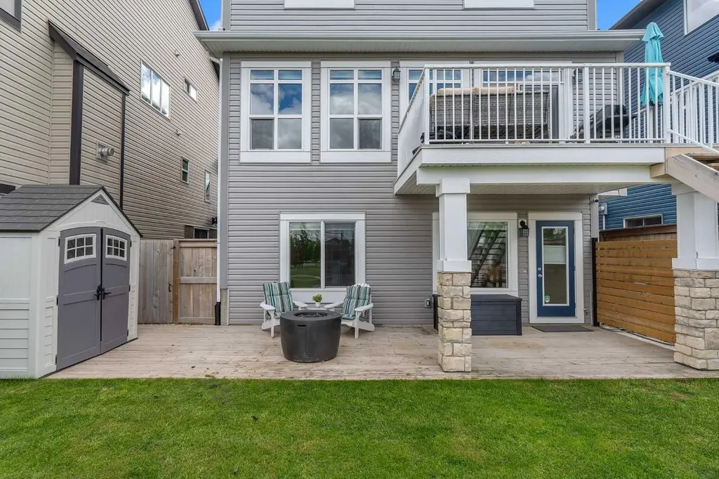 347 Hillcrest Heights SW Airdrie AB T4B 4C1
