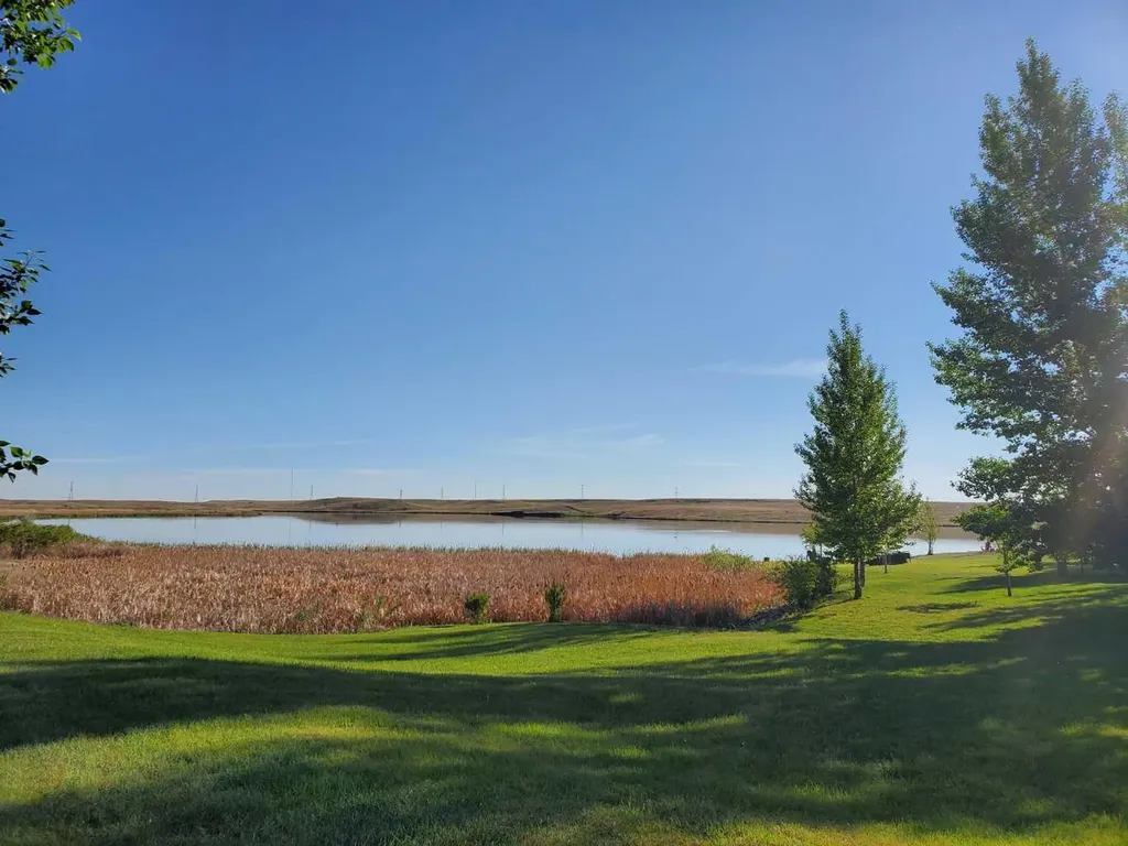 27 Blue Heron Bay Lake Newell Resort AB T1R0X5