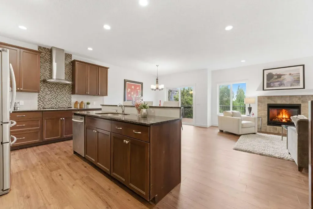 102 Cranarch Common SE Calgary AB T3M 1M1