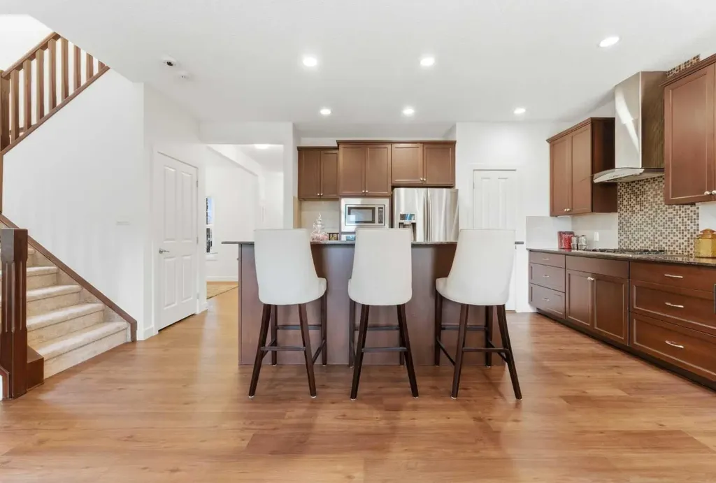 102 Cranarch Common SE Calgary AB T3M 1M1