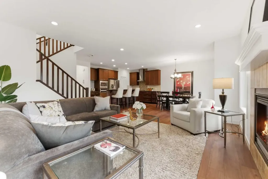 102 Cranarch Common SE Calgary AB T3M 1M1