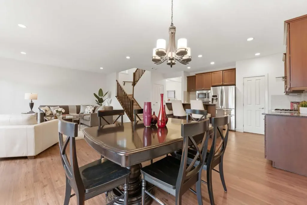 102 Cranarch Common SE Calgary AB T3M 1M1