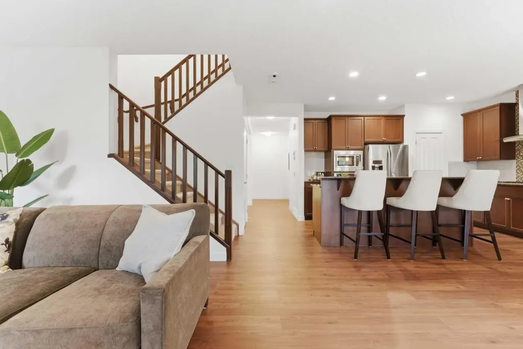 102 Cranarch Common SE Calgary AB T3M 1M1