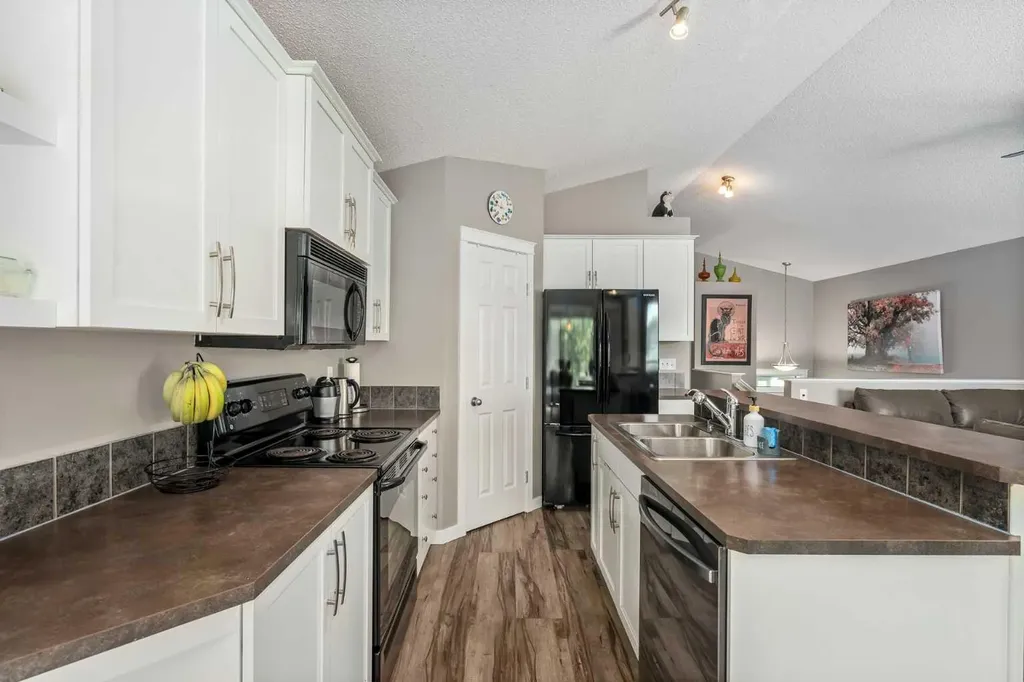 2367 Sagewood Gate SW Airdrie AB T4B 3M7