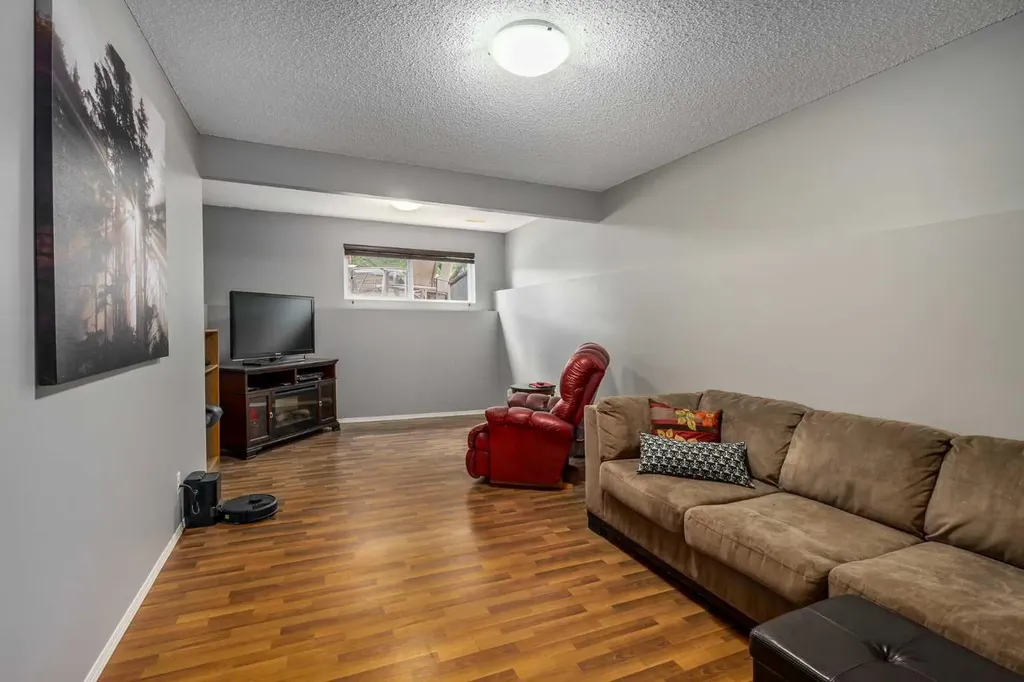 2367 Sagewood Gate SW Airdrie AB T4B 3M7
