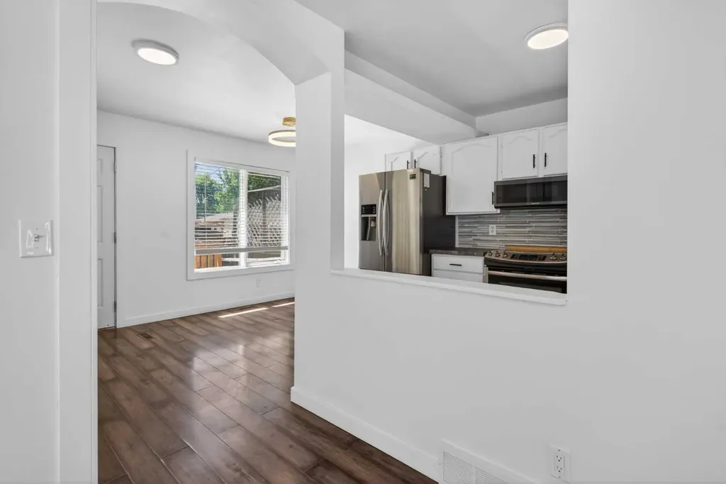1013 Smith Avenue Crossfield AB T0M 0S0