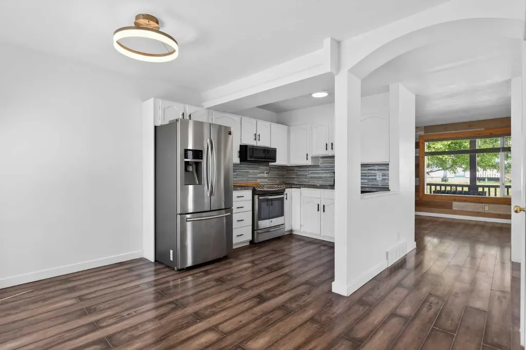 1013 Smith Avenue Crossfield AB T0M 0S0