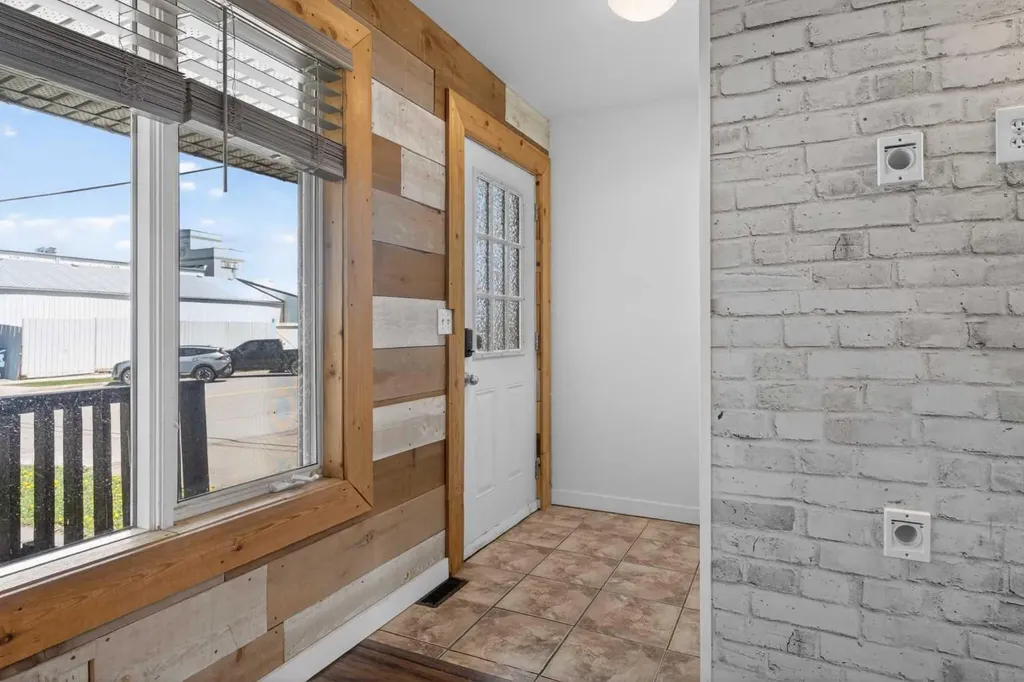1013 Smith Avenue Crossfield AB T0M 0S0