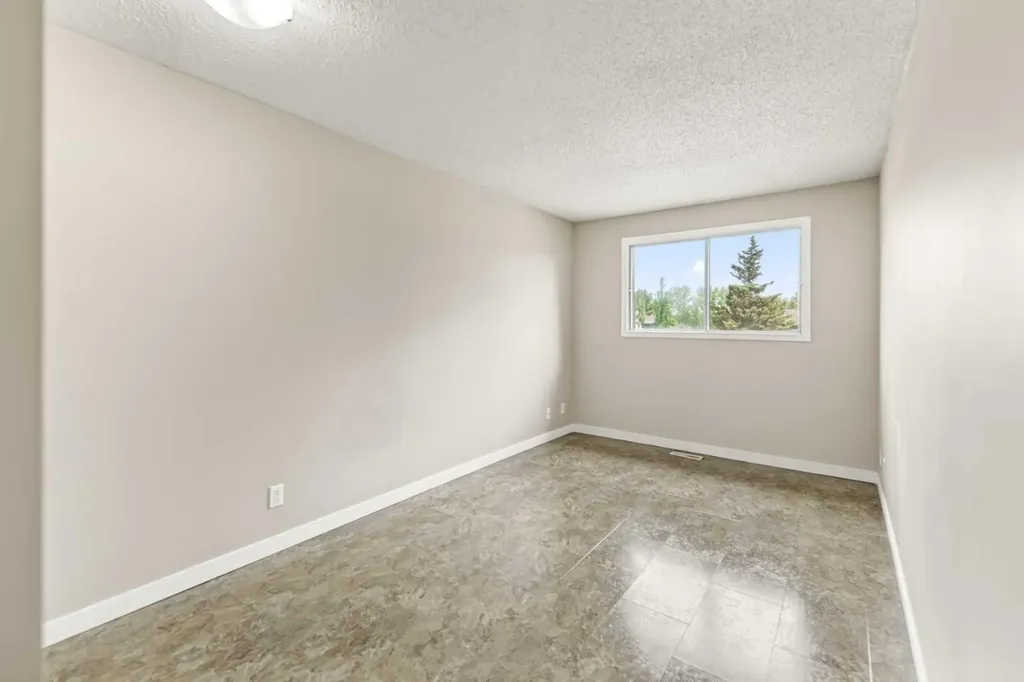 85 Baile Close Red Deer AB T4R 1R5