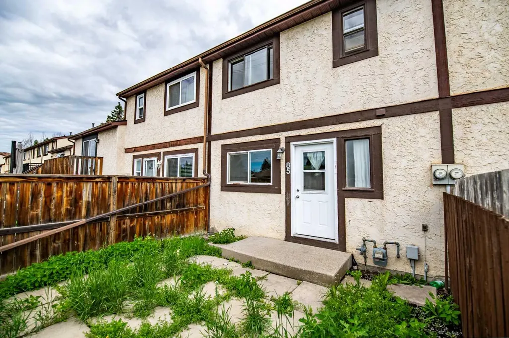 85 Baile Close Red Deer AB T4R 1R5