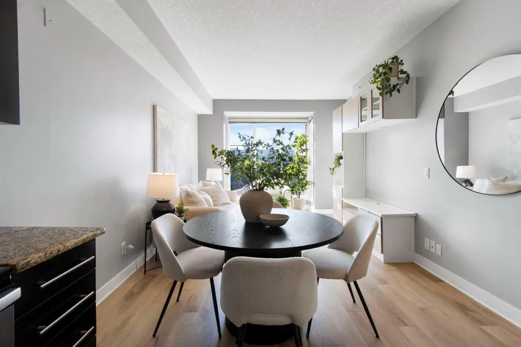 2307 14 Street SW Calgary AB T2T 3T5